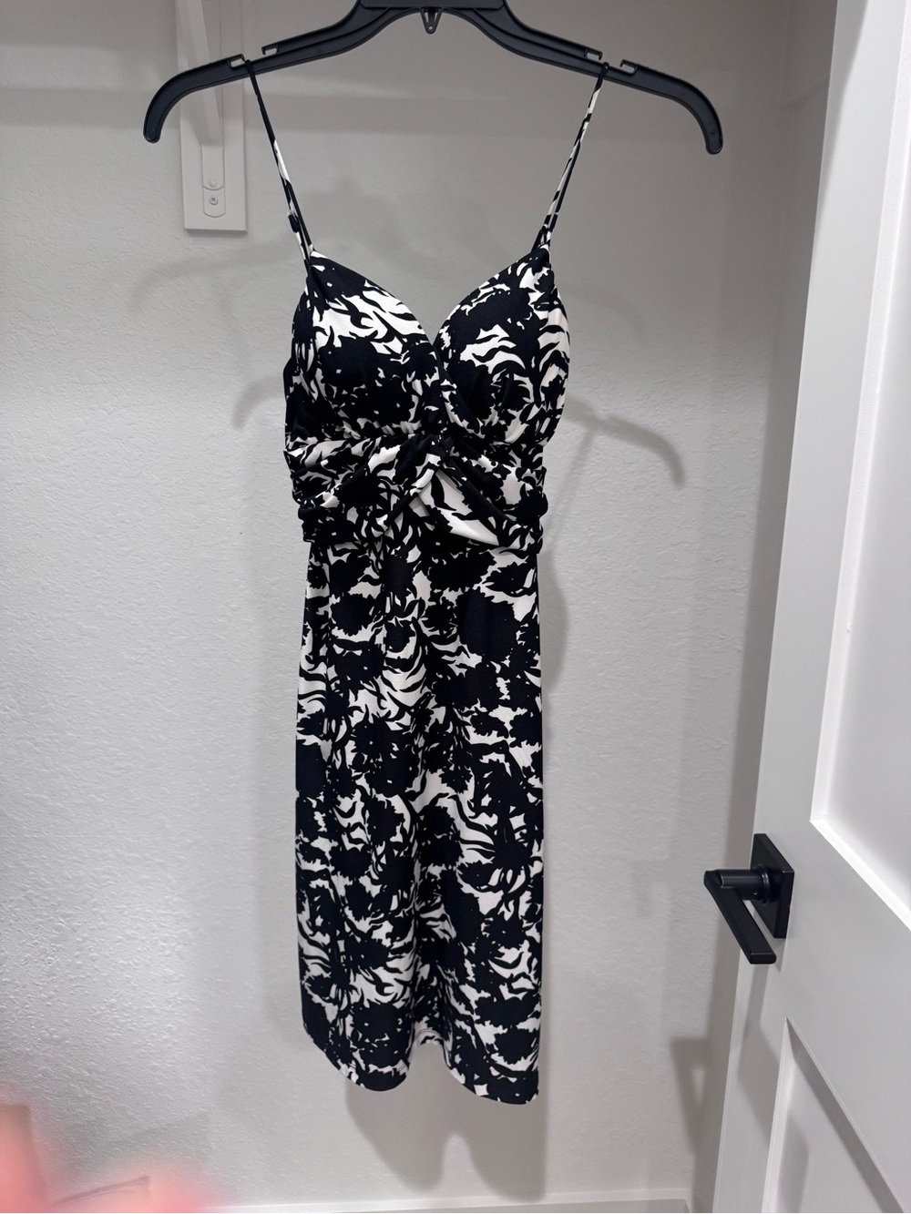 Charlotte Russe Black and White Floral Twist-Front Midi Dress - Picture 1 of 4